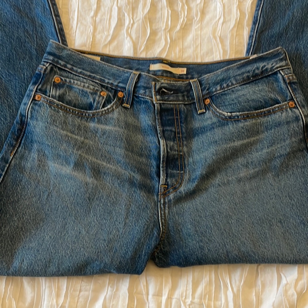 Wedgie style levies from aritzia